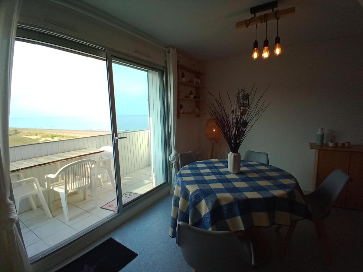 Appartement DUPLEX les pieds dans l' eau à Jullouville Extérieur photo