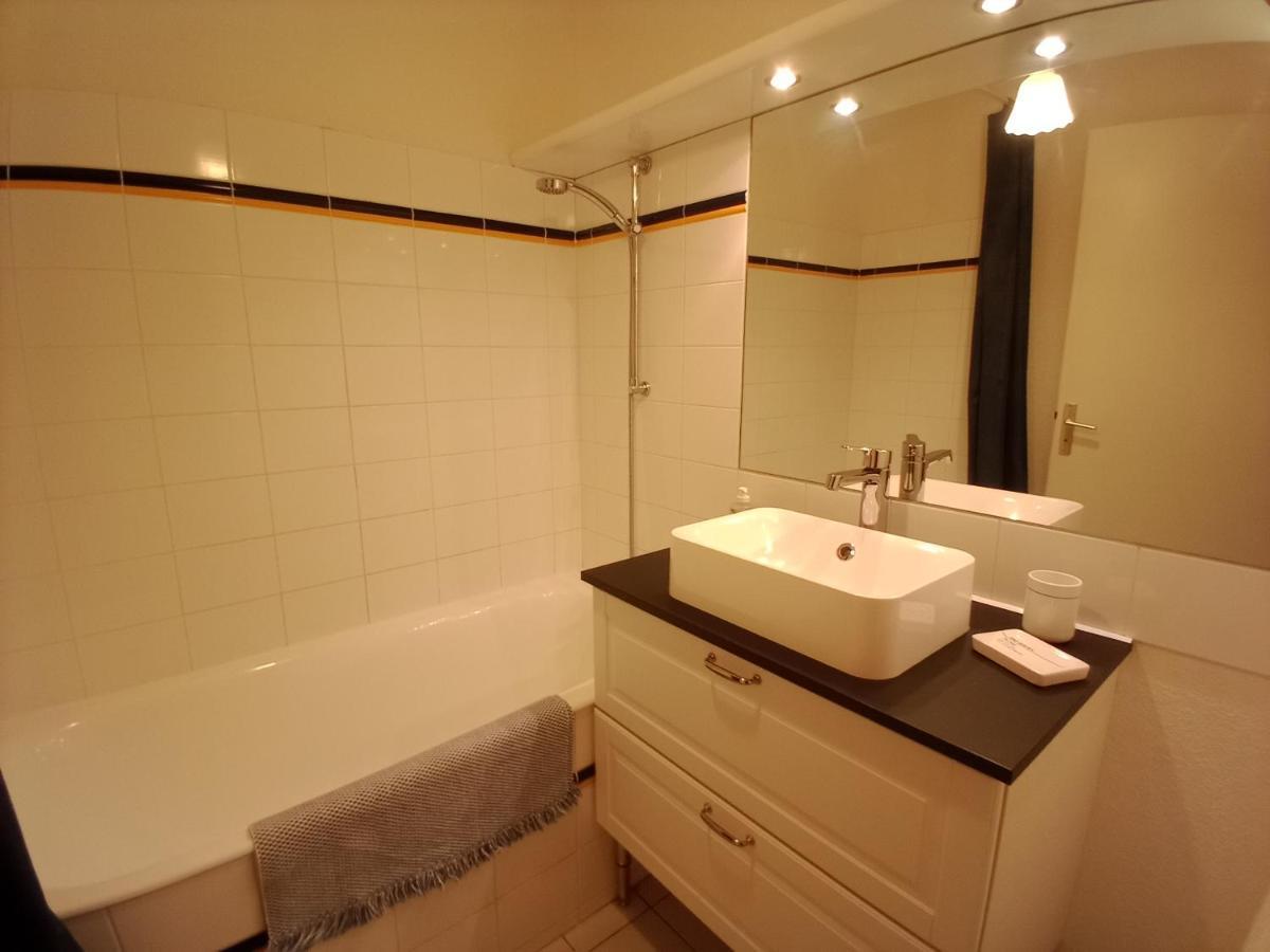 Appartement DUPLEX les pieds dans l' eau à Jullouville Extérieur photo