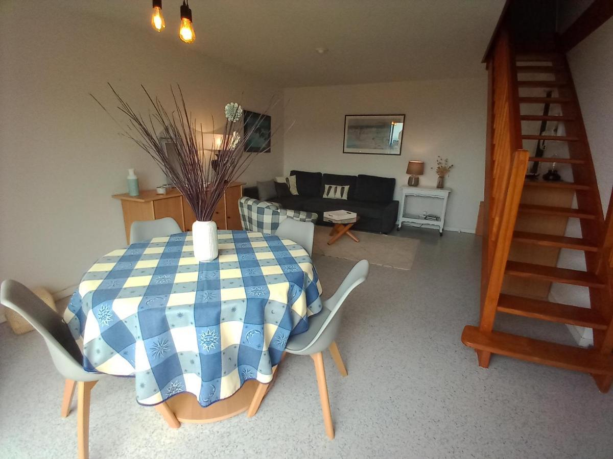 Appartement DUPLEX les pieds dans l' eau à Jullouville Extérieur photo
